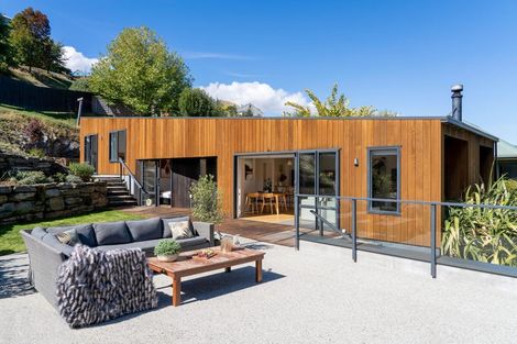 Photo of property in 67 Mcdonnell Road, Arrowtown, 9302