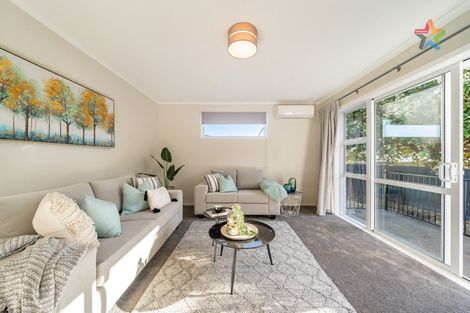 Photo of property in 2/12 Bridge Street, Melling, Lower Hutt, 5010