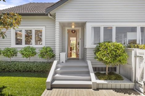 Photo of property in 1/118 Victoria Road, Devonport, Auckland, 0624