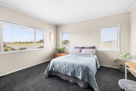 Photo of property in 60 Kapiti Drive, Poraiti, Napier, 4112