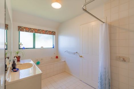 Photo of property in 132 Round Hill Road, Loburn, 7472