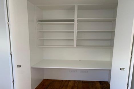 Photo of property in 15a Kellsmere Crescent, Island Bay, Wellington, 6023