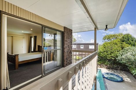Photo of property in 20 Chatswood Grove, Chatswood, Auckland, 0626