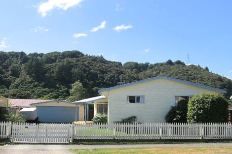 Photo of property in 13 Moonstone Grove, Birchville, Upper Hutt, 5018