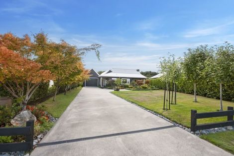 Photo of property in 62 Montgomery Crescent, Kinloch, Taupo, 3377