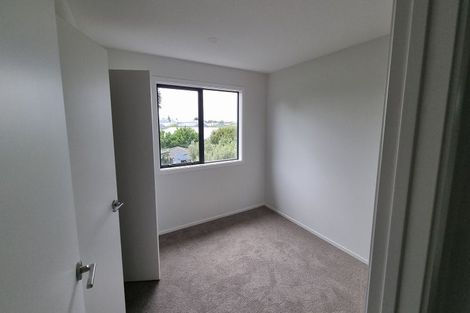 Photo of property in 64e Buscomb Avenue, Henderson, Auckland, 0610