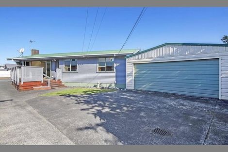 Photo of property in 85 Gloria Avenue, Te Atatu Peninsula, Auckland, 0610