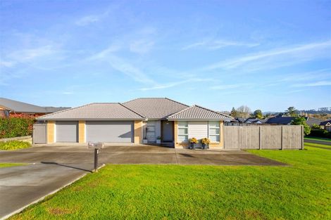Photo of property in 38 Gilbransen Road, Kumeu, 0810