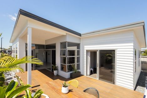 Photo of property in 14 Hugo Way, Papamoa Beach, Papamoa, 3118