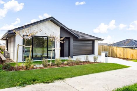 Photo of property in 41 Nobilo Road, Kumeu, 0810