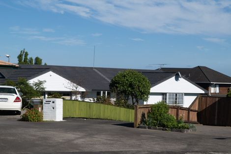 Photo of property in 17 Crescent Hills Court, Northpark, Auckland, 2013