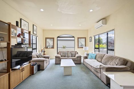 Photo of property in 352 East Coast Road, Sunnynook, Auckland, 0630