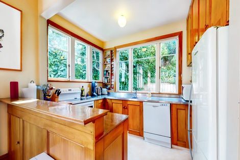 Photo of property in 123 Kelburn Parade, Kelburn, Wellington, 6012