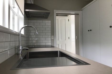 Photo of property in 27 Rugby Road, Birkenhead, Auckland, 0626