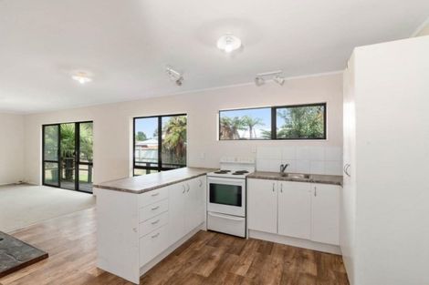 Photo of property in 34 Robinson Avenue, Holdens Bay, Rotorua, 3010