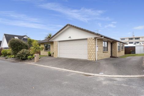 Photo of property in 19 Palm Springs Boulevard, Papamoa Beach, Papamoa, 3118