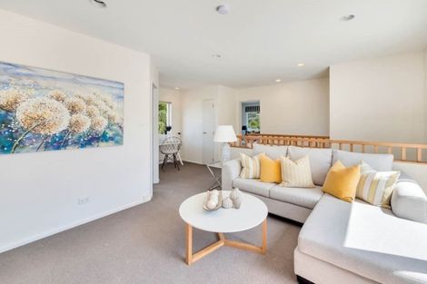 Photo of property in 2/41 Selwyn Crescent, Forrest Hill, Auckland, 0620