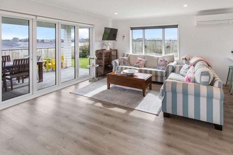 Photo of property in 19 Magnolia Crescent, Tawhero, Whanganui, 4501