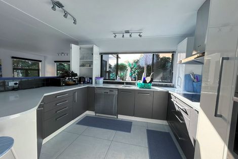 Photo of property in 12b Kimberly Grove, Greenhithe, Auckland, 0632