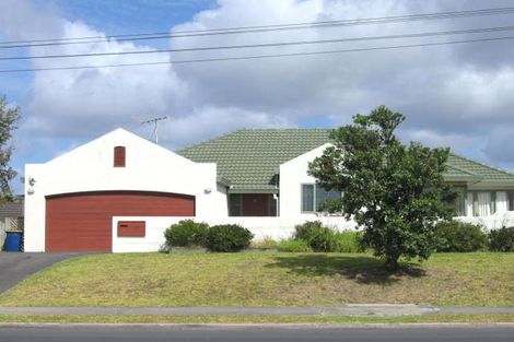 Photo of property in 68 Sunset Road, Unsworth Heights, Auckland, 0632