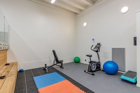 Photo of property in 5 Cheshire Street, Cannons Creek, Porirua, 5024