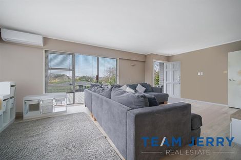 Photo of property in 5 Harford Place, Pakuranga Heights, Auckland, 2010