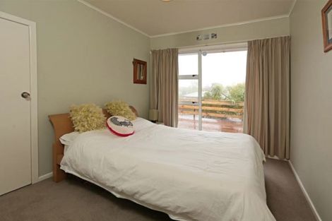 Photo of property in 3 Kaikoura Street, Henderson, Auckland, 0612