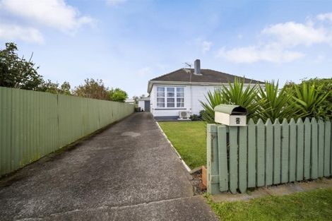 Photo of property in 2 Gladstone Street, Hawera, 4610