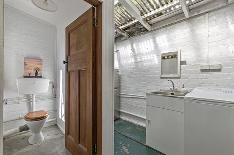 Photo of property in 45 Palliser Road, Roseneath, Wellington, 6011