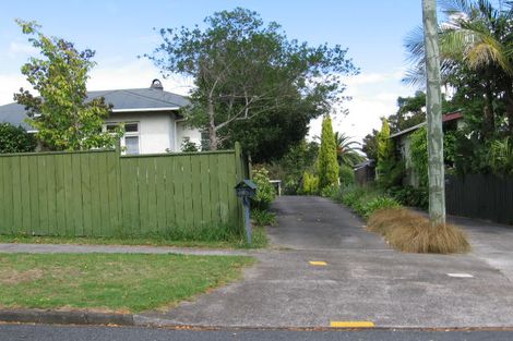 Photo of property in 1/12 Mayville Avenue, New Lynn, Auckland, 0600