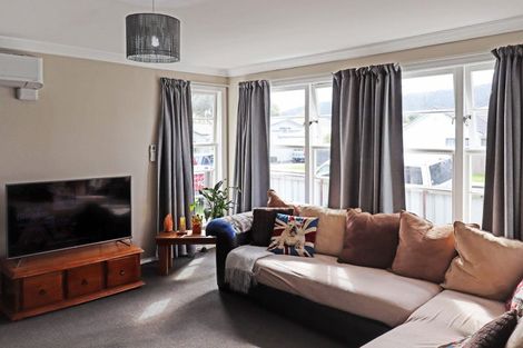 Photo of property in 15 Exchange Street, Ebdentown, Upper Hutt, 5018