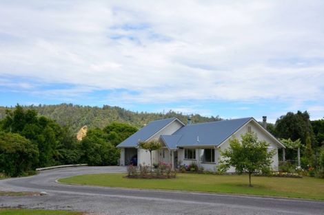 Photo of property in 264 Umere Road, Karamea, 7893