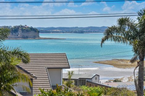 Photo of property in 2/19 Tindalls Bay Road, Tindalls Beach, Whangaparaoa, 0930