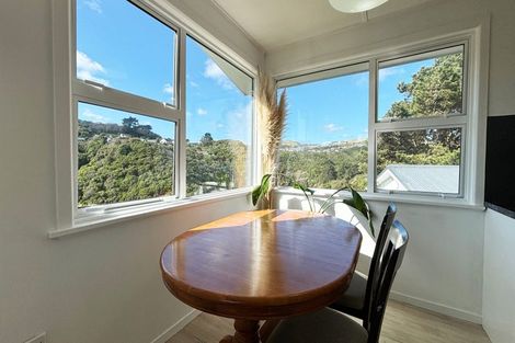 Photo of property in 32 Mark Avenue, Paparangi, Wellington, 6037