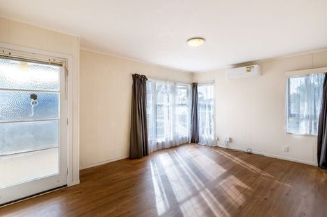 Photo of property in 5 Shamrock Lane, Te Atatu Peninsula, Auckland, 0610