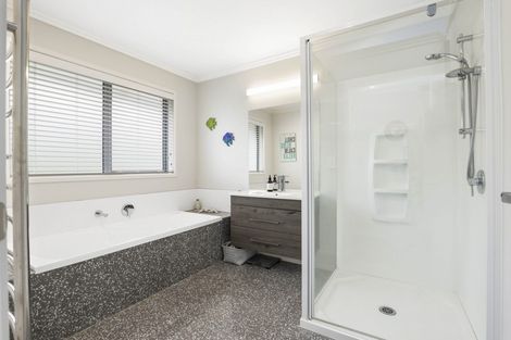 Photo of property in 42 Keston Crescent, Flagstaff, Hamilton, 3210