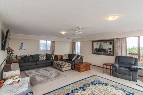 Photo of property in 29 Frimley Terrace, Waikanae Beach, Waikanae, 5036