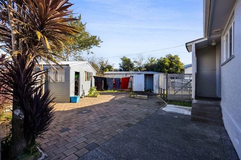 Photo of property in 8 Turuturu Road, Hawera, 4610