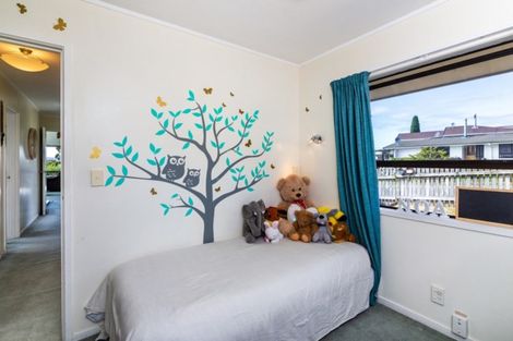 Photo of property in 1 Ewing Grove, Acacia Bay, Taupo, 3330