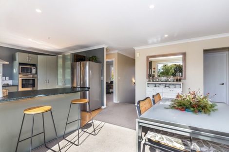 Photo of property in 2/17 Rainbow Drive, Rainbow Point, Taupo, 3330