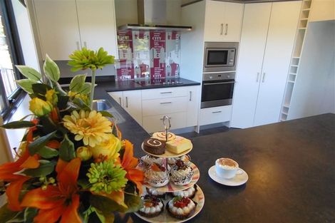 Photo of property in 4 Pipitea Place, Whalers Gate, New Plymouth, 4310