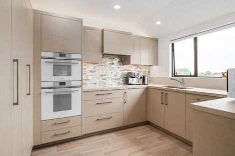 Photo of property in 62 Grosvenor Gardens, Flagstaff, Hamilton, 3210