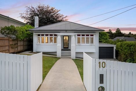 Photo of property in 10 Le Roy Terrace, Birkenhead, Auckland, 0626