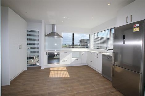 Photo of property in 2 Carder Court, Hobsonville, Auckland, 0618