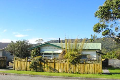 Photo of property in 35 Marsden Road, Greymouth, 7805