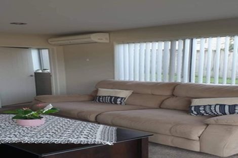 Photo of property in 69 Travis View Drive, Fairview Heights, Auckland, 0632