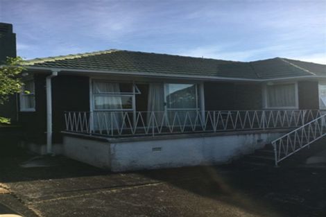 Photo of property in 114 Flanshaw Road, Te Atatu South, Auckland, 0610