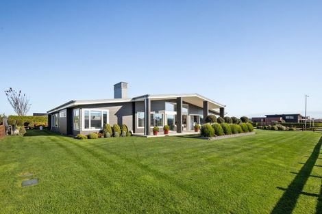 Photo of property in 1 Baxter Michael Crescent, Cambridge, 3434