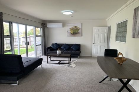 Photo of property in 2/103 Sunset Road, Totara Vale, Auckland, 0632