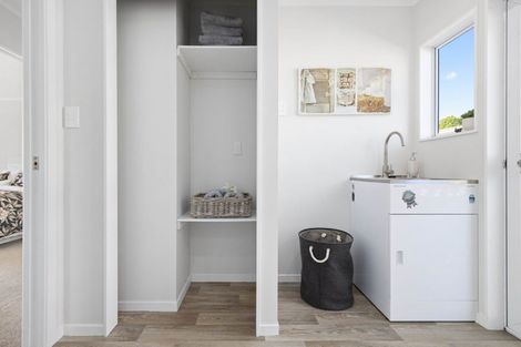 Photo of property in 2 Duke Avenue, Pukekohe, 2120